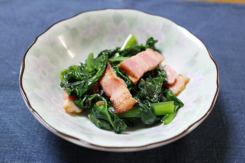 ほうれん草とベーコンのソテー 給食ナビ